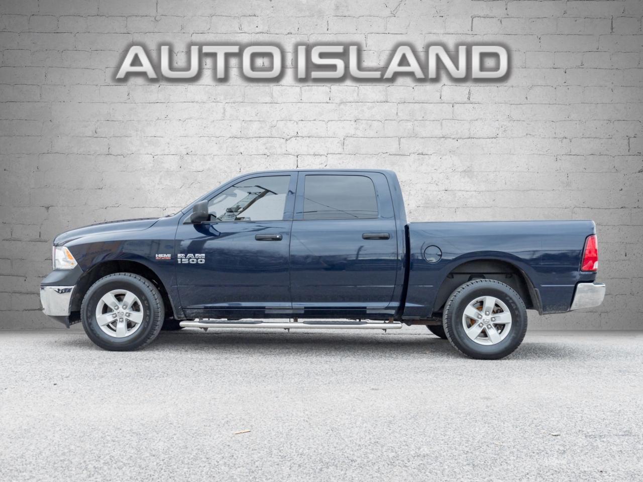 2017 RAM 1500 4WD Crew Cab 140.5 ST, No Accident Photo4