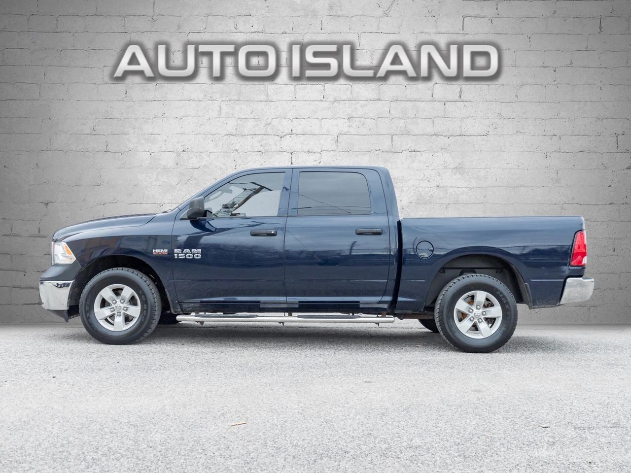 2017 RAM 1500 4WD Crew Cab 140.5 ST, No Accident Photo4