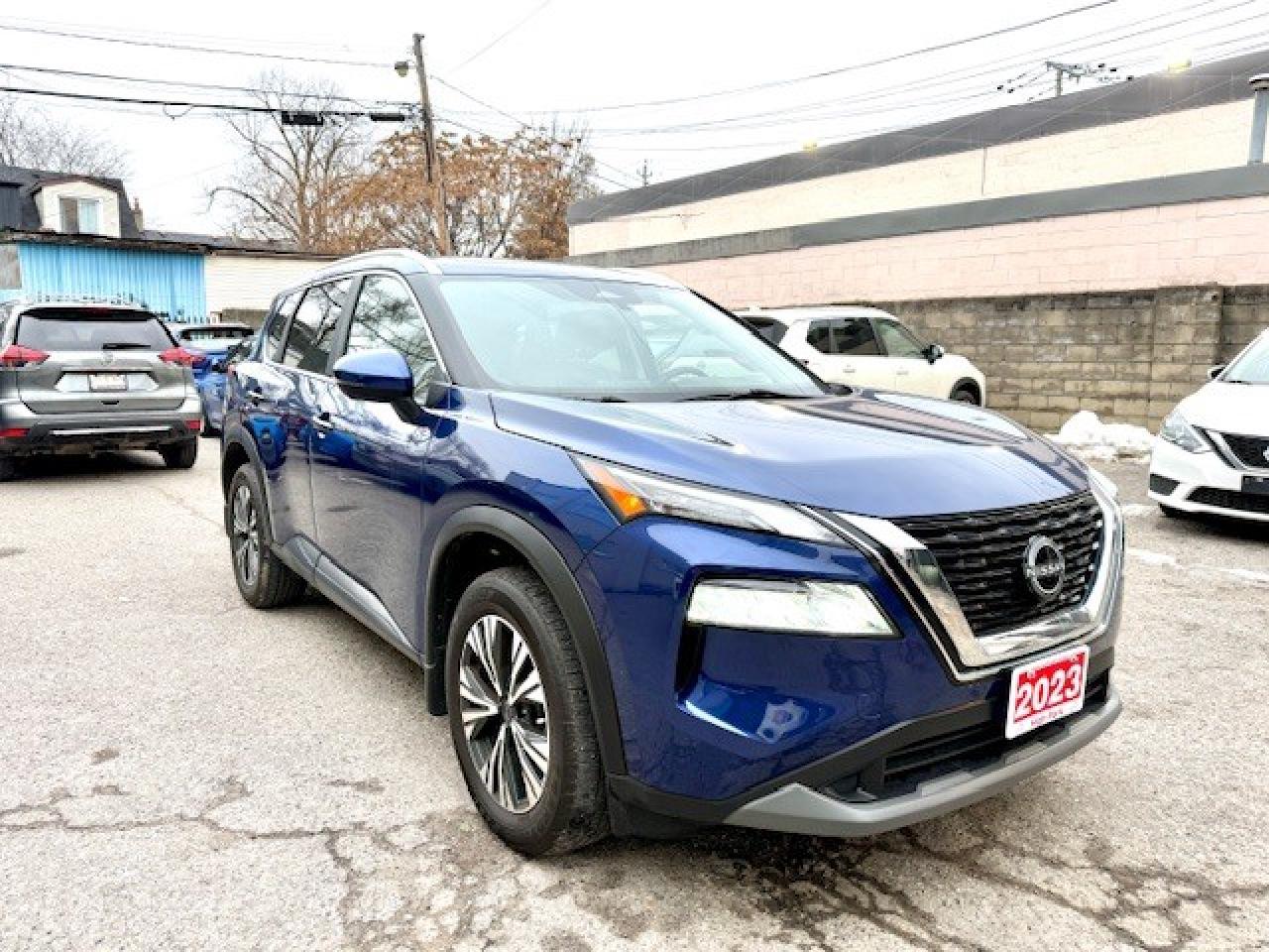 2023 Nissan Rogue SV AWD, MOONROOF, APPLE CARPLAY, PRO-PILOT, XM Photo