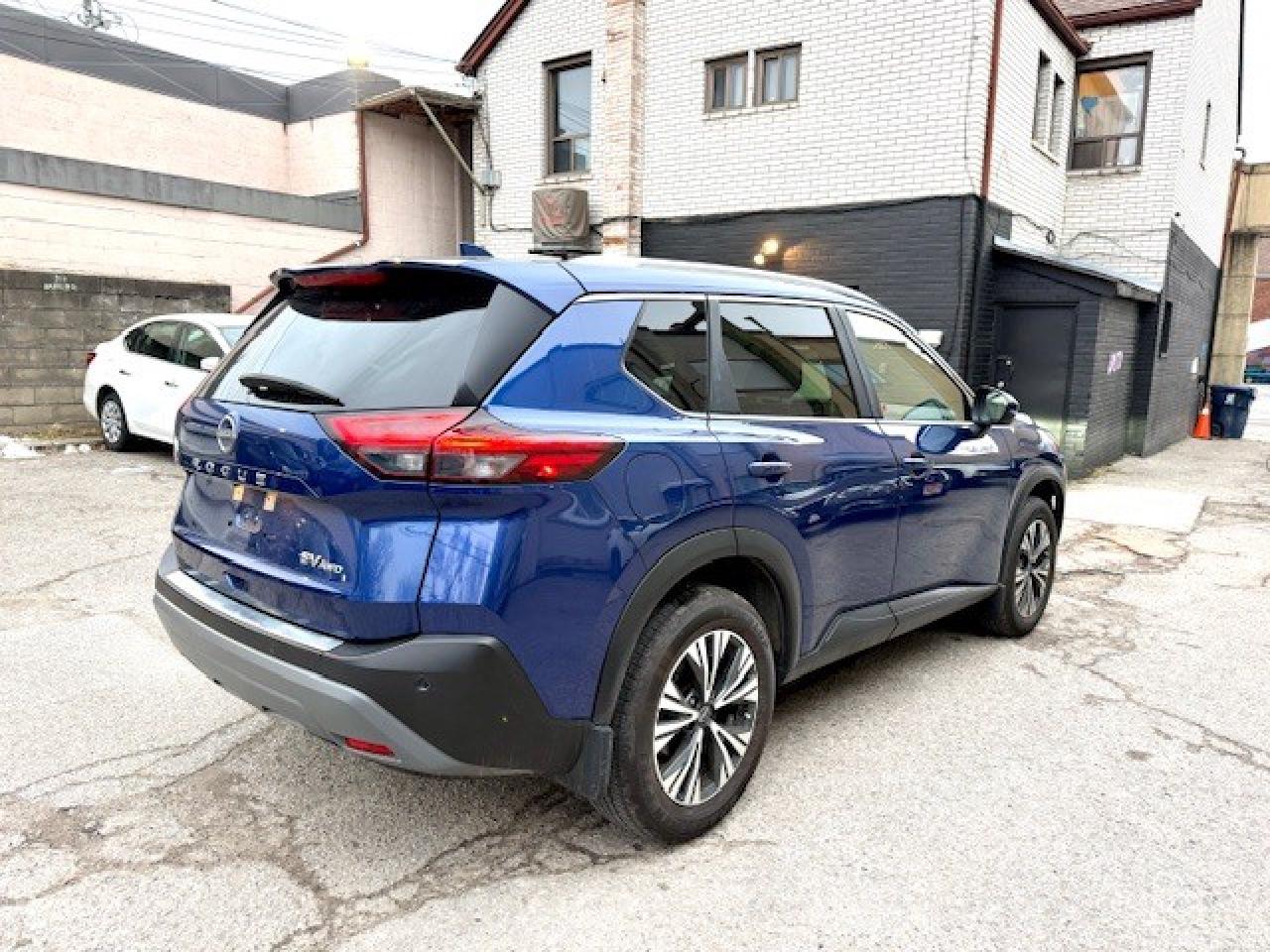 2023 Nissan Rogue SV AWD, MOONROOF, APPLE CARPLAY, PRO-PILOT, XM Photo