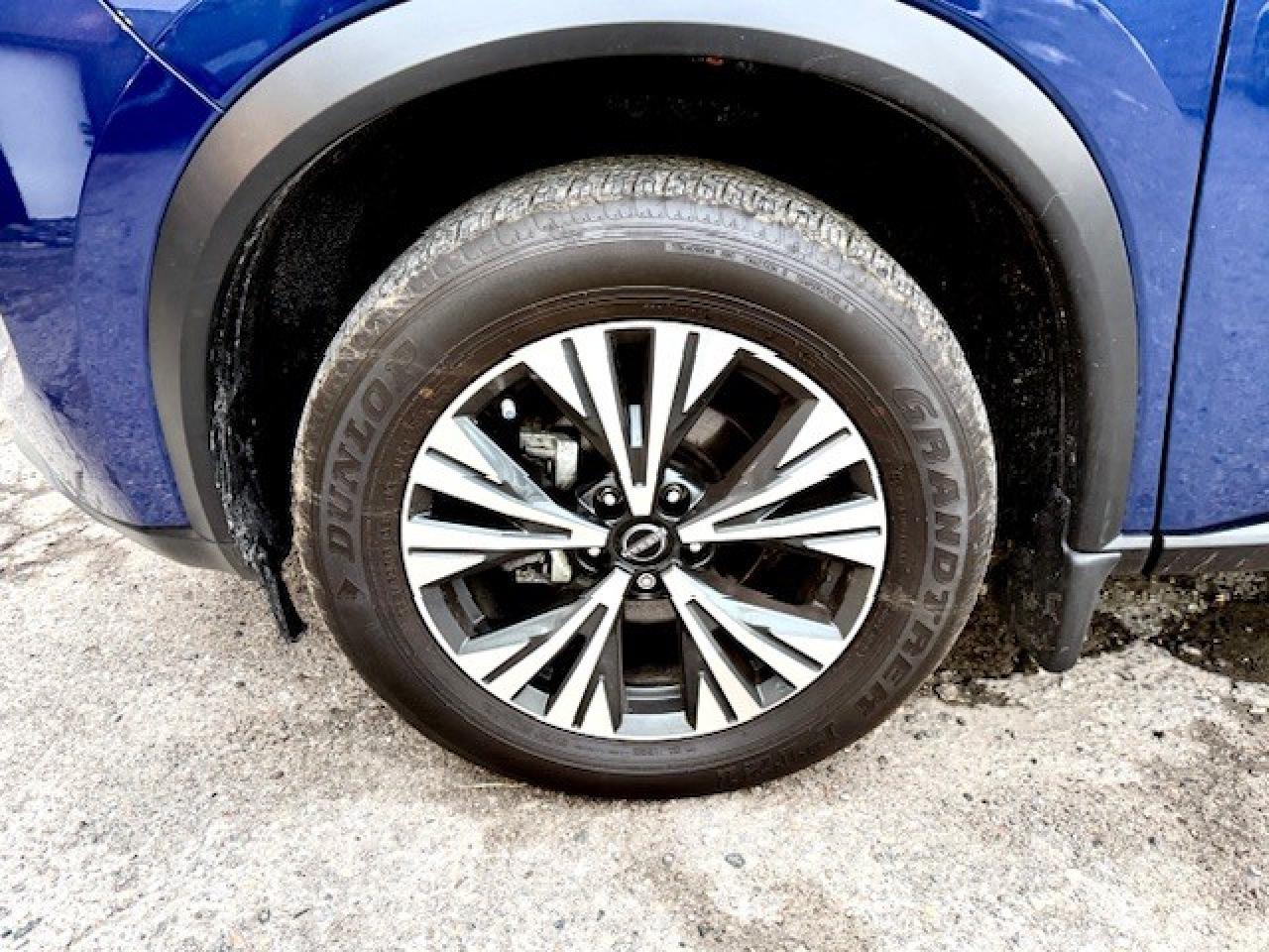 2023 Nissan Rogue SV AWD, MOONROOF, APPLE CARPLAY, PRO-PILOT, XM Photo