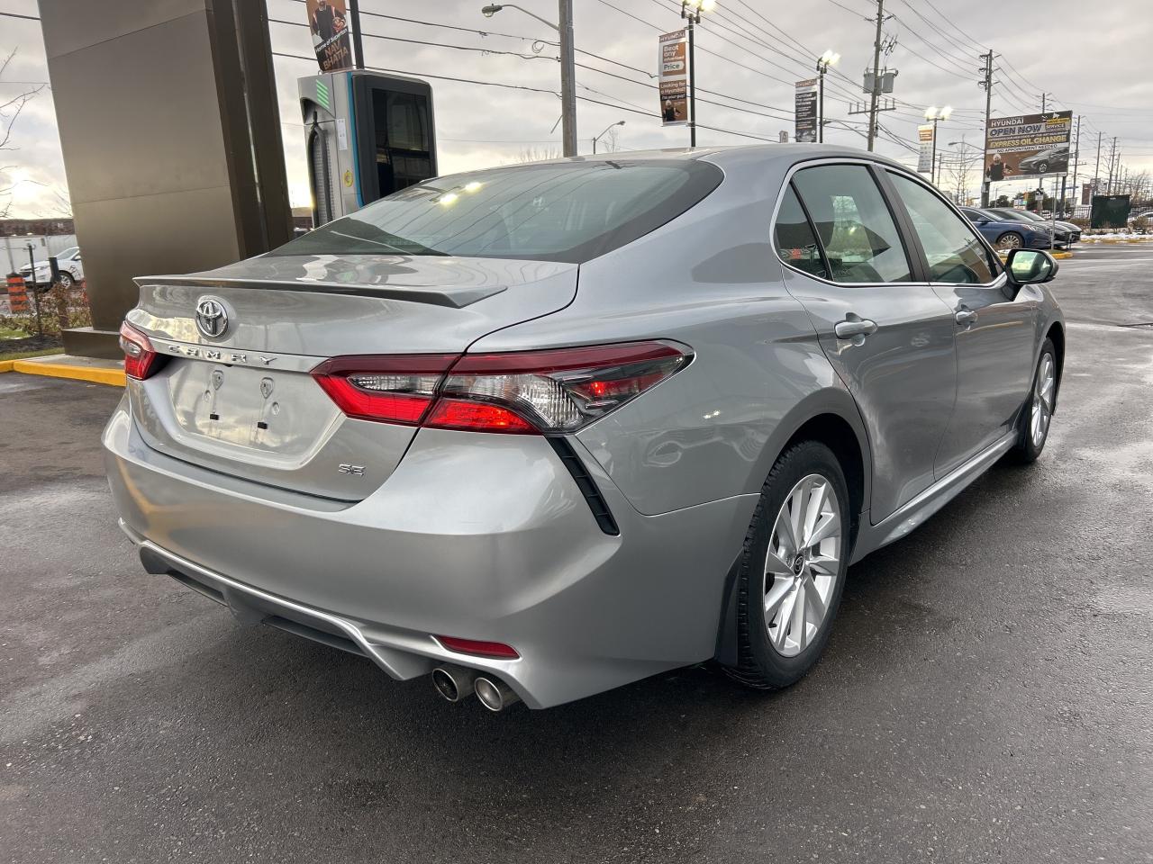 2024 Toyota Camry SE Auto   CLEAN CARFAX Photo4