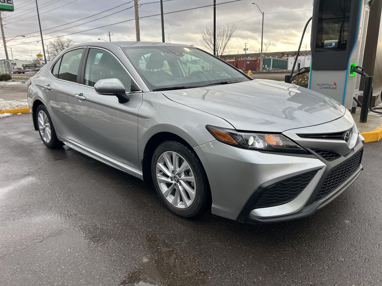 2024 Toyota Camry SE Auto   CLEAN CARFAX Photo