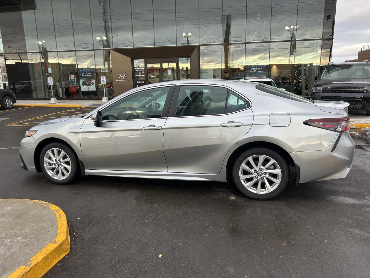 2024 Toyota Camry SE Auto   CLEAN CARFAX Photo