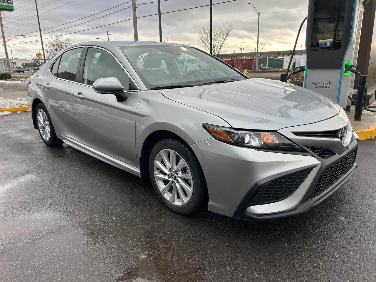 2024 Toyota Camry SE Auto   CLEAN CARFAX Photo