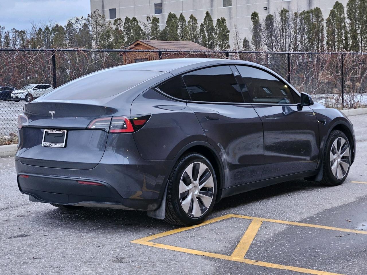 2021 Tesla Model Y Standard Range RWD -Ltd Avail- Photo3
