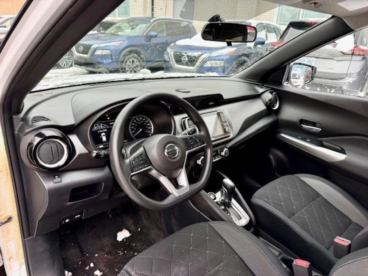 2019 Nissan Kicks SV, APPLE CARPLAY, HEATED SEATS, BACK UP, XM RADIO Photo