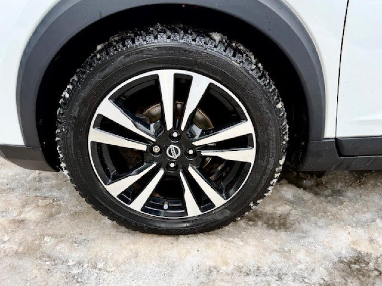 2019 Nissan Kicks SV, APPLE CARPLAY, HEATED SEATS, BACK UP, XM RADIO Photo