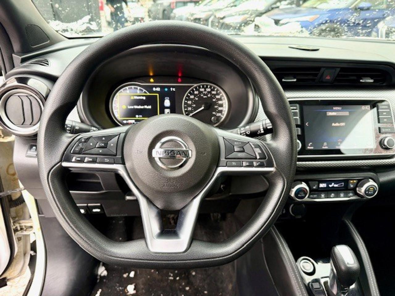 2019 Nissan Kicks SV, APPLE CARPLAY, HEATED SEATS, BACK UP, XM RADIO Photo