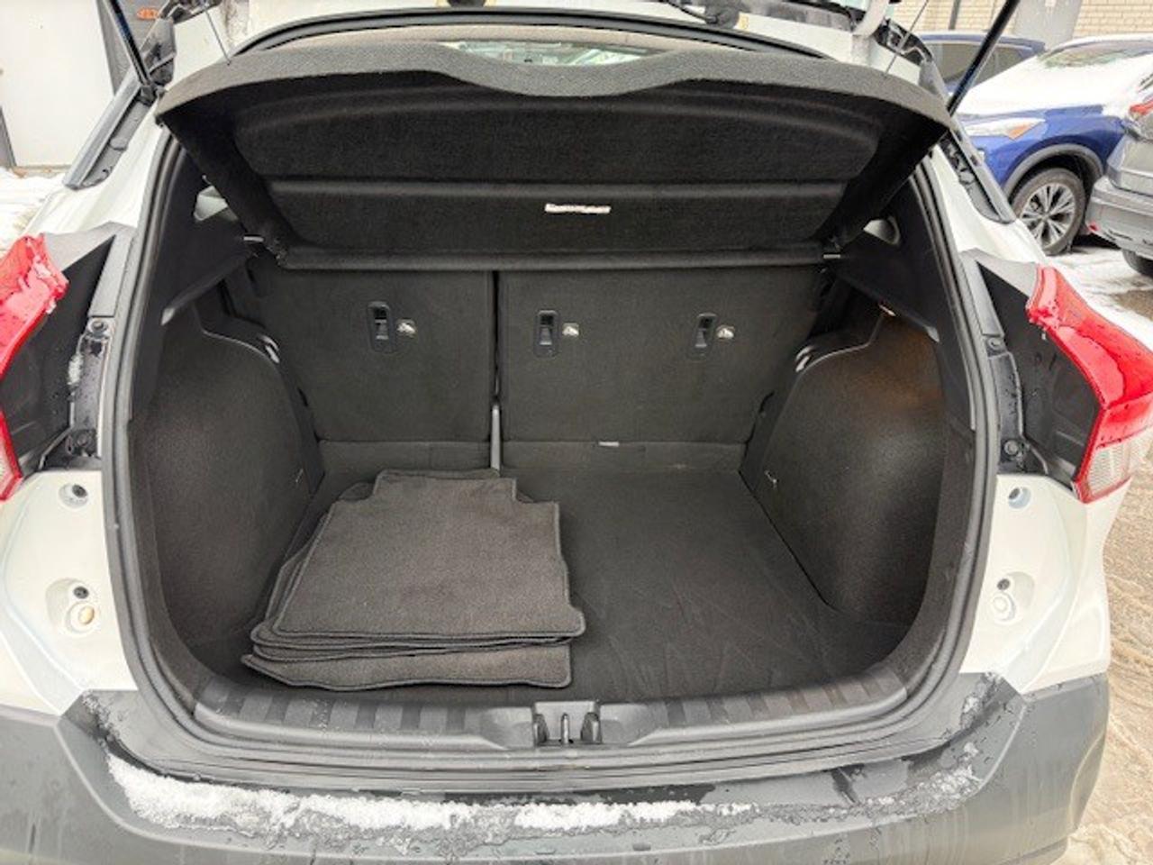 2019 Nissan Kicks SV, APPLE CARPLAY, HEATED SEATS, BACK UP, XM RADIO Photo