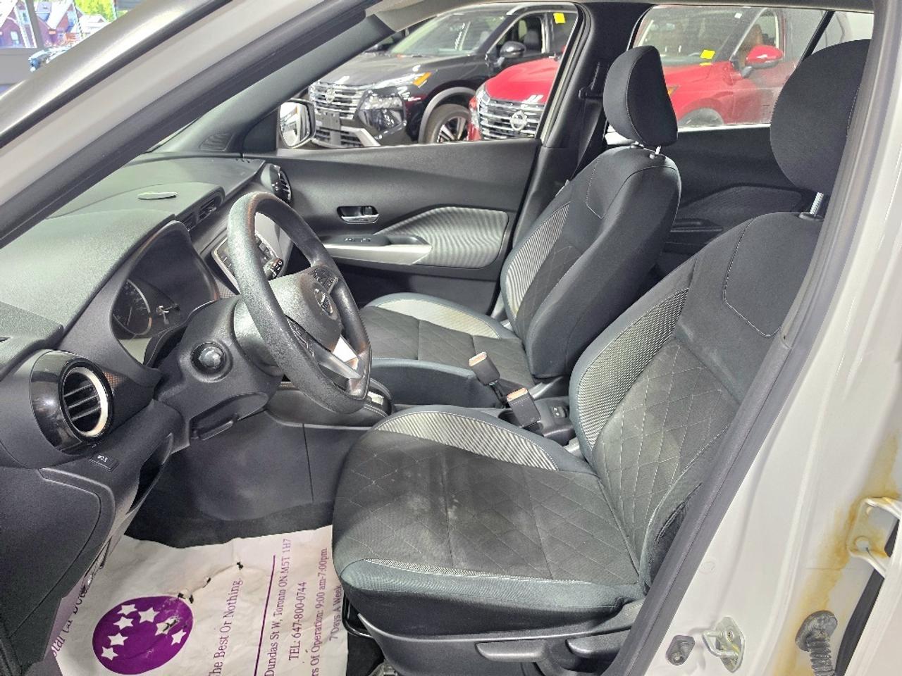 2019 Nissan Kicks SV (CVT) 4dr Front-Wheel Drive Photo
