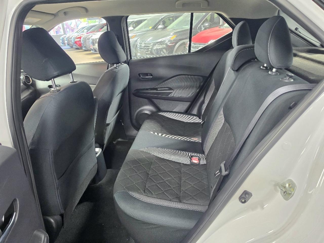 2019 Nissan Kicks SV (CVT) 4dr Front-Wheel Drive Photo