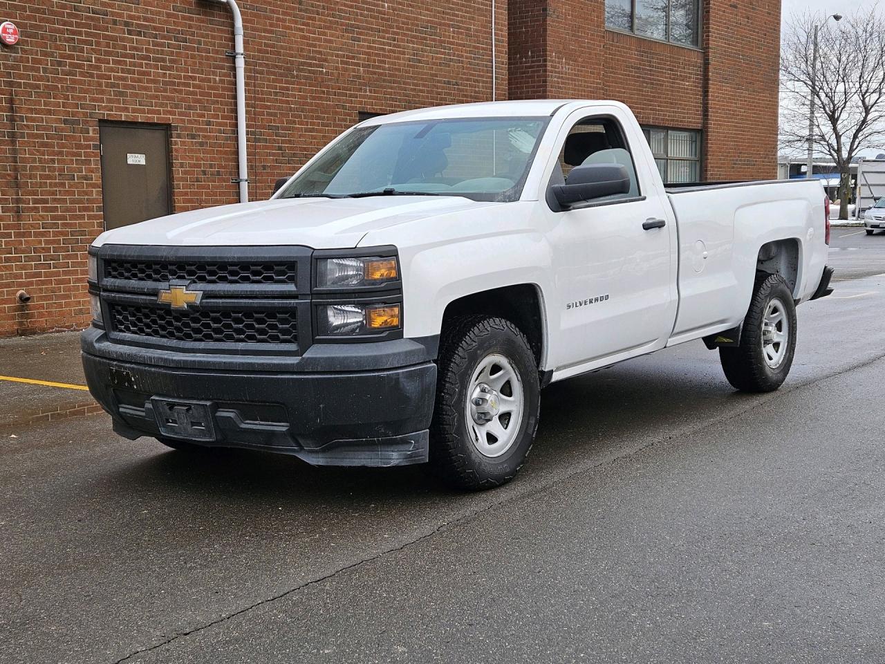 2015 Chevrolet Silverado 1500 2WD Reg Cab 119.0 LS Photo2