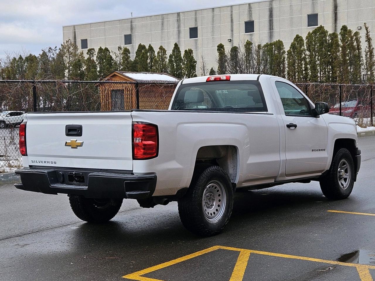 2015 Chevrolet Silverado 1500 2WD Reg Cab 119.0 LS Photo3