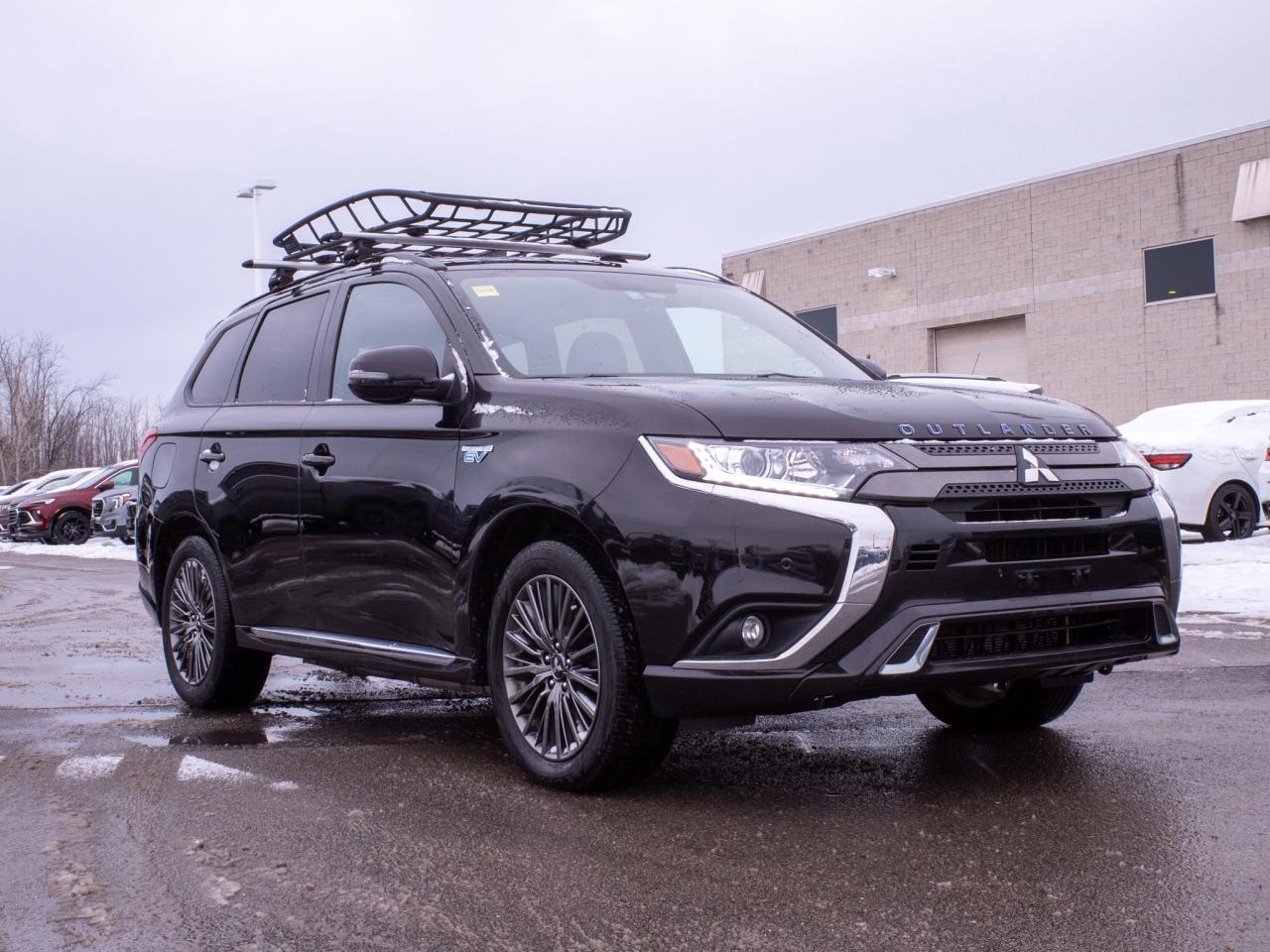 2022 Mitsubishi Outlander PHEV - Dual-Zone Climate Control   Rain Sensing Wipers Photo