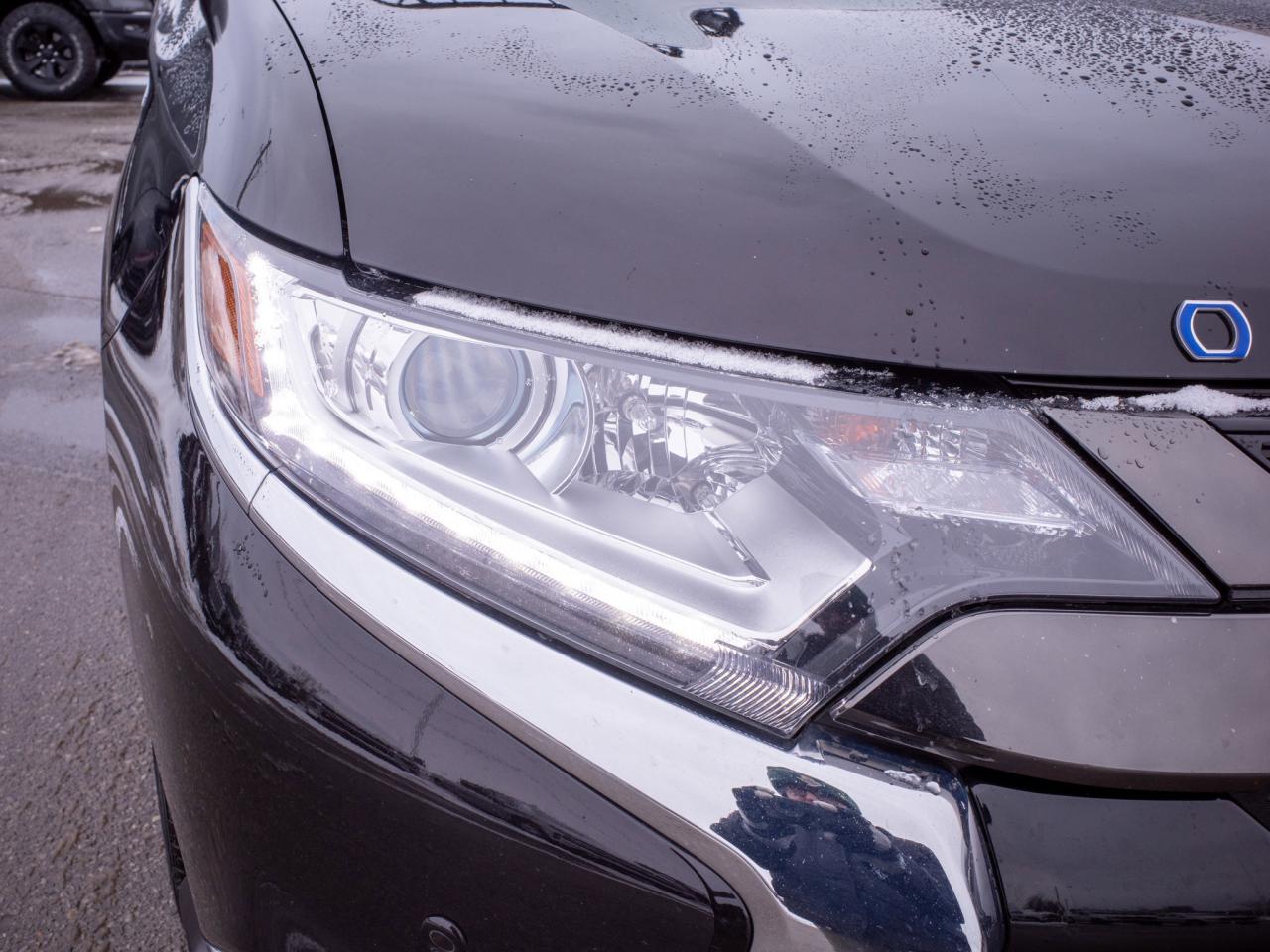 2022 Mitsubishi Outlander PHEV - Dual-Zone Automatic Climate Control Photo