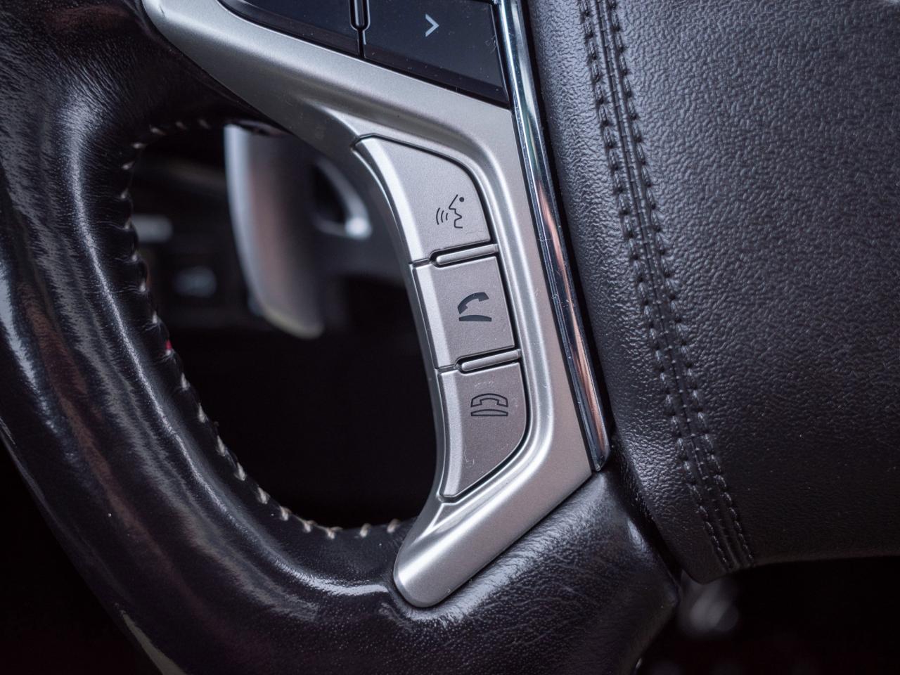 2022 Mitsubishi Outlander PHEV - Dual-Zone Automatic Climate Control Photo