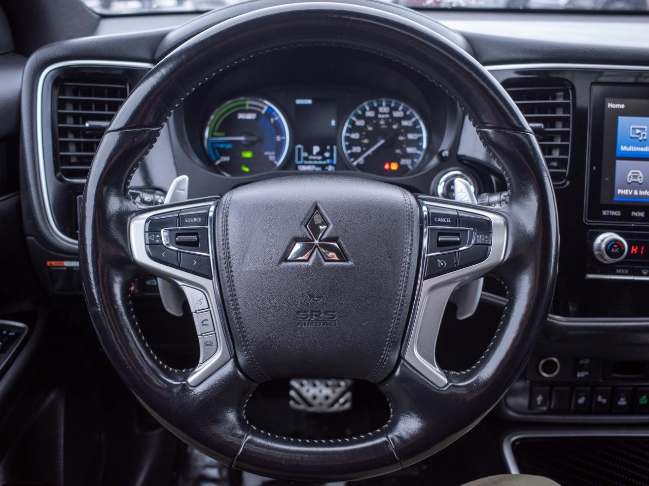 2022 Mitsubishi Outlander PHEV - Dual-Zone Automatic Climate Control Photo