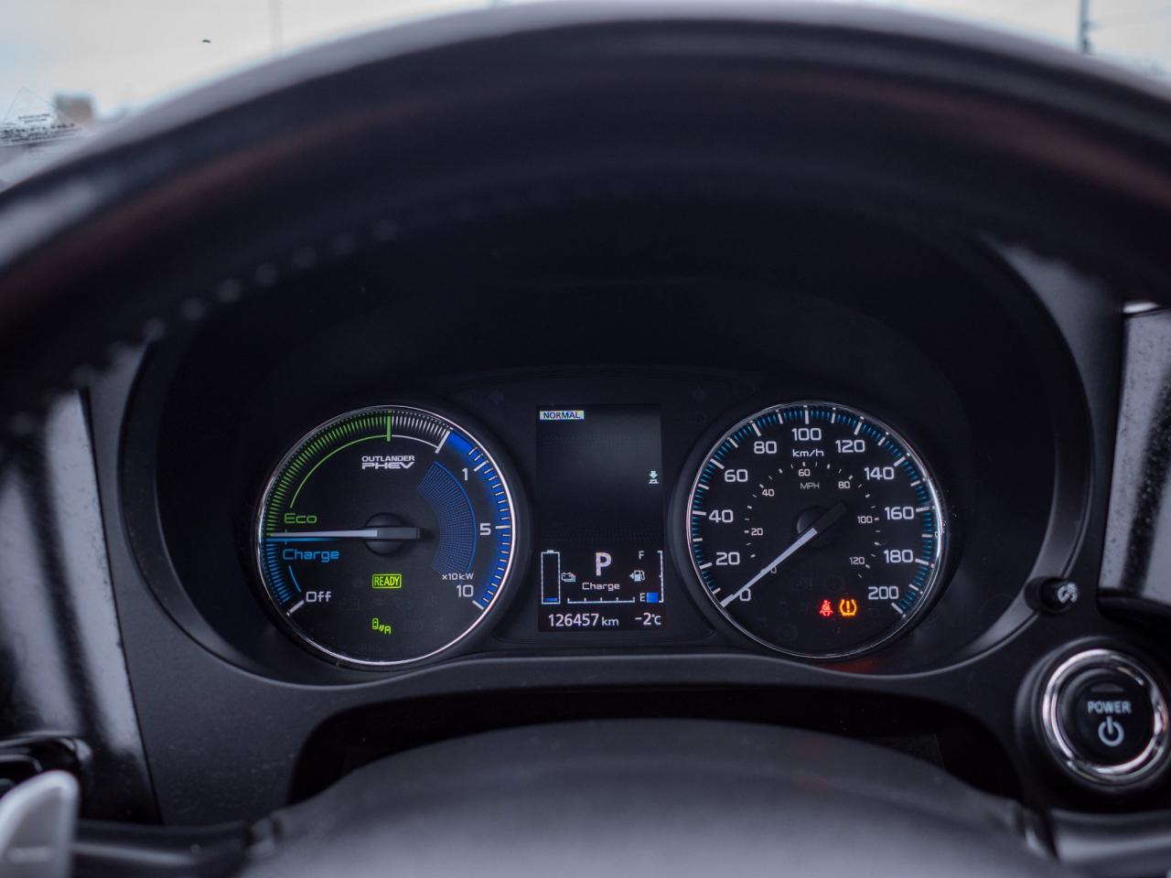 2022 Mitsubishi Outlander PHEV - Dual-Zone Climate Control   Rain Sensing Wipers Photo