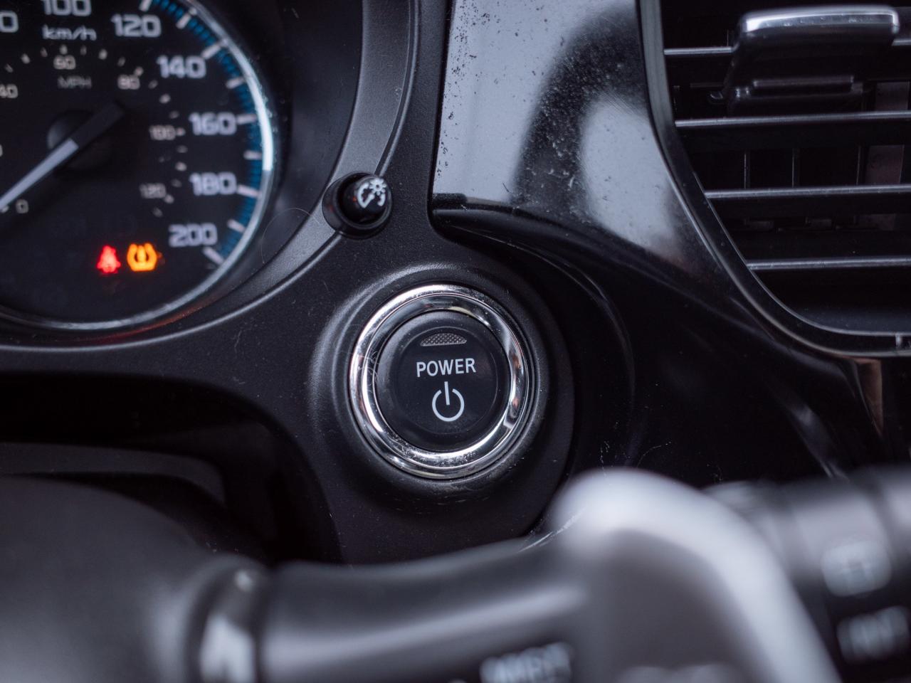 2022 Mitsubishi Outlander PHEV - Dual-Zone Automatic Climate Control Photo