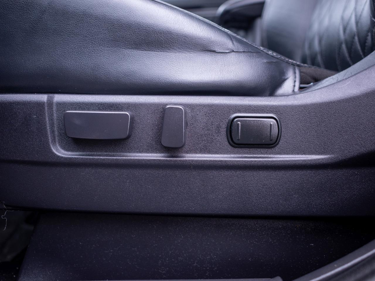 2022 Mitsubishi Outlander PHEV - Dual-Zone Automatic Climate Control Photo