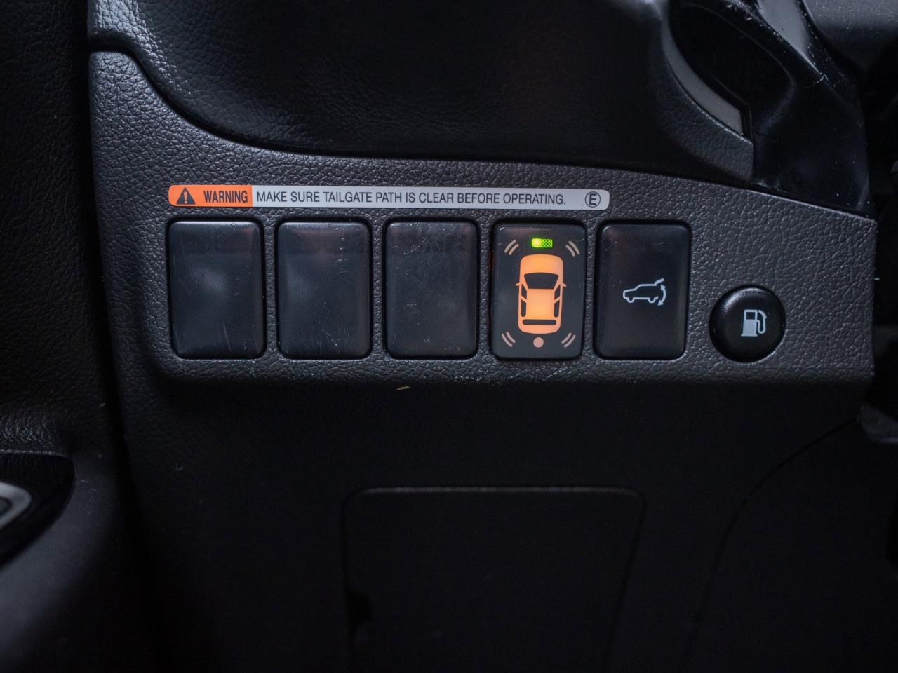 2022 Mitsubishi Outlander PHEV - Dual-Zone Climate Control   Rain Sensing Wipers Photo