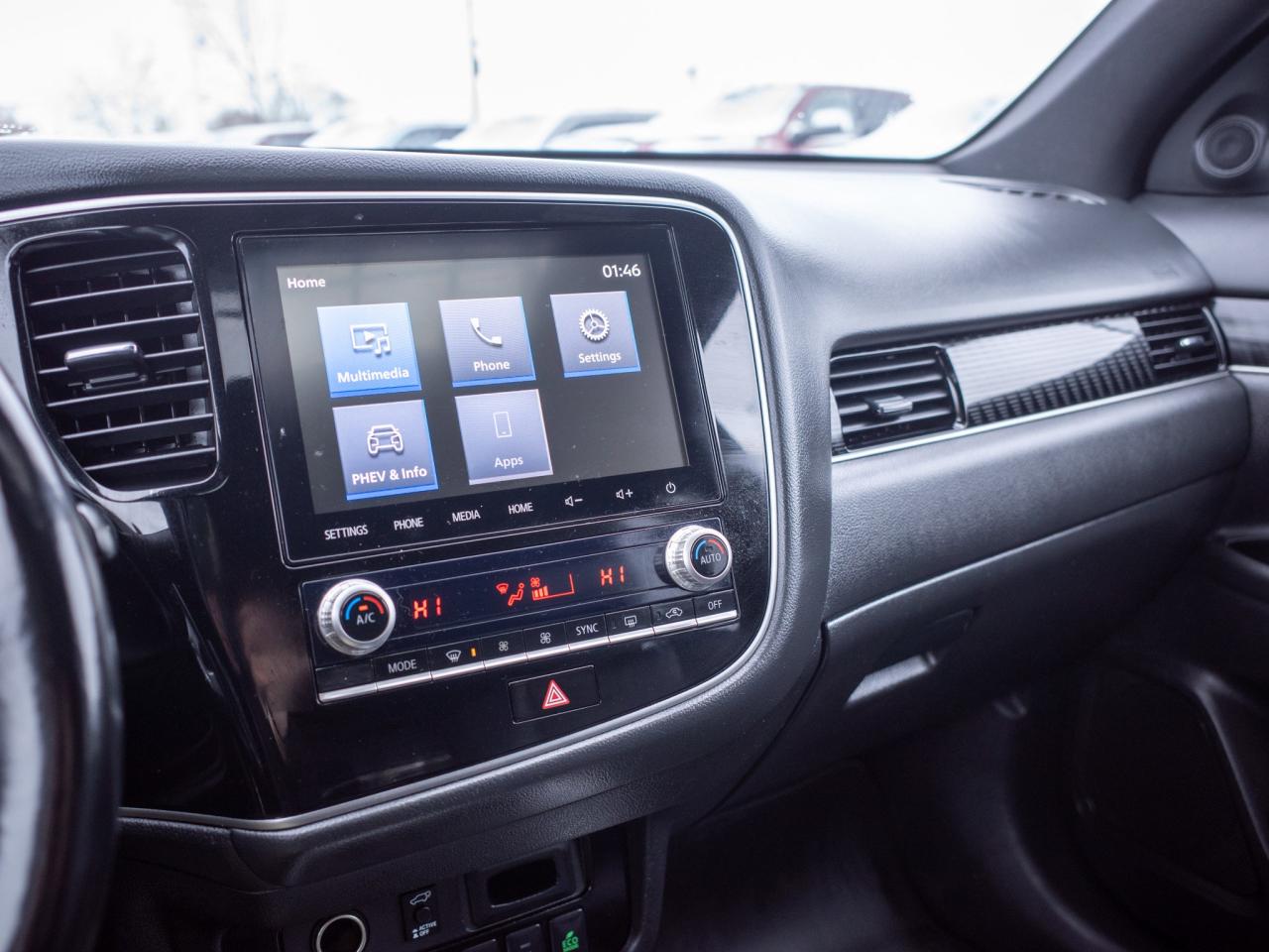 2022 Mitsubishi Outlander PHEV - Dual-Zone Automatic Climate Control Photo