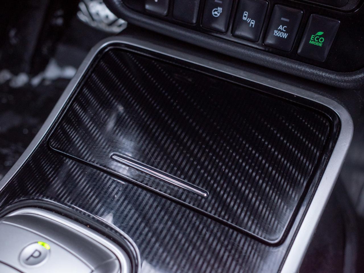 2022 Mitsubishi Outlander PHEV - Dual-Zone Automatic Climate Control Photo