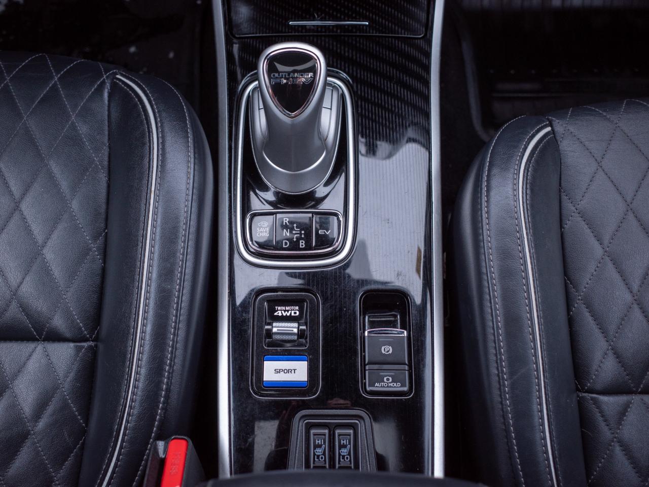 2022 Mitsubishi Outlander PHEV - Dual-Zone Climate Control   Rain Sensing Wipers Photo