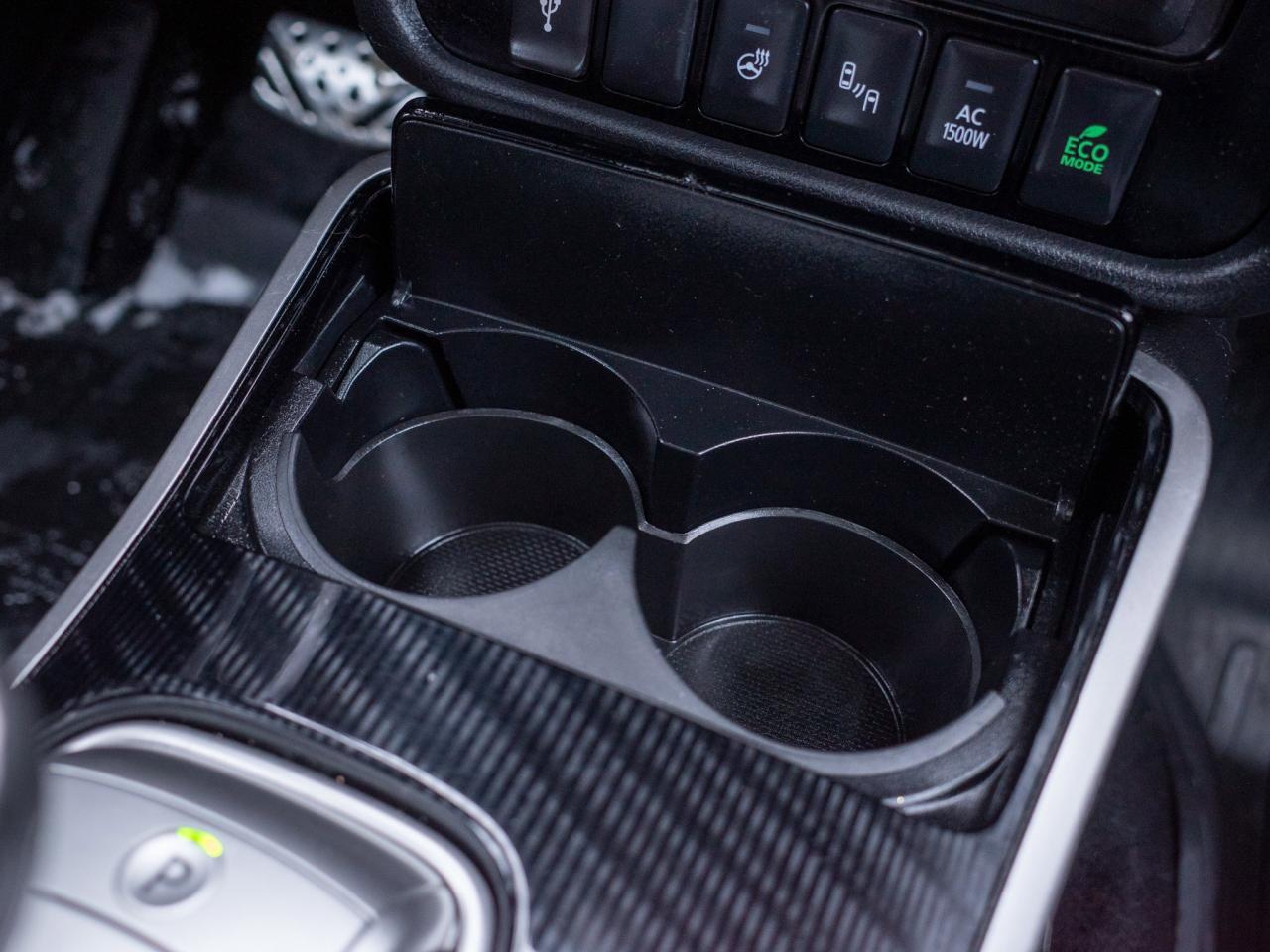 2022 Mitsubishi Outlander PHEV - Dual-Zone Climate Control   Rain Sensing Wipers Photo