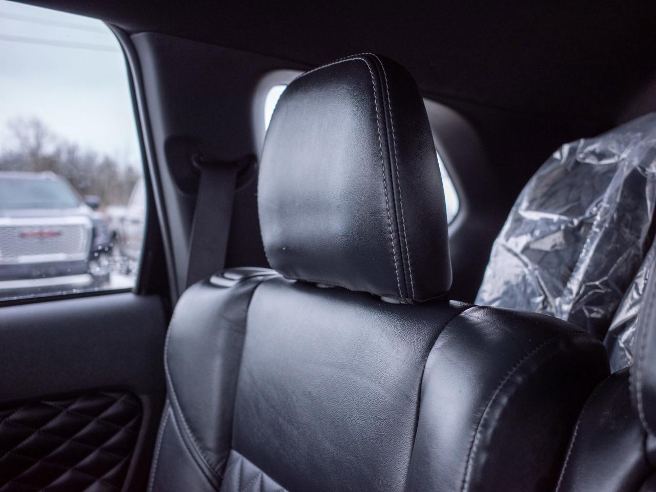 2022 Mitsubishi Outlander PHEV - Dual-Zone Automatic Climate Control Photo