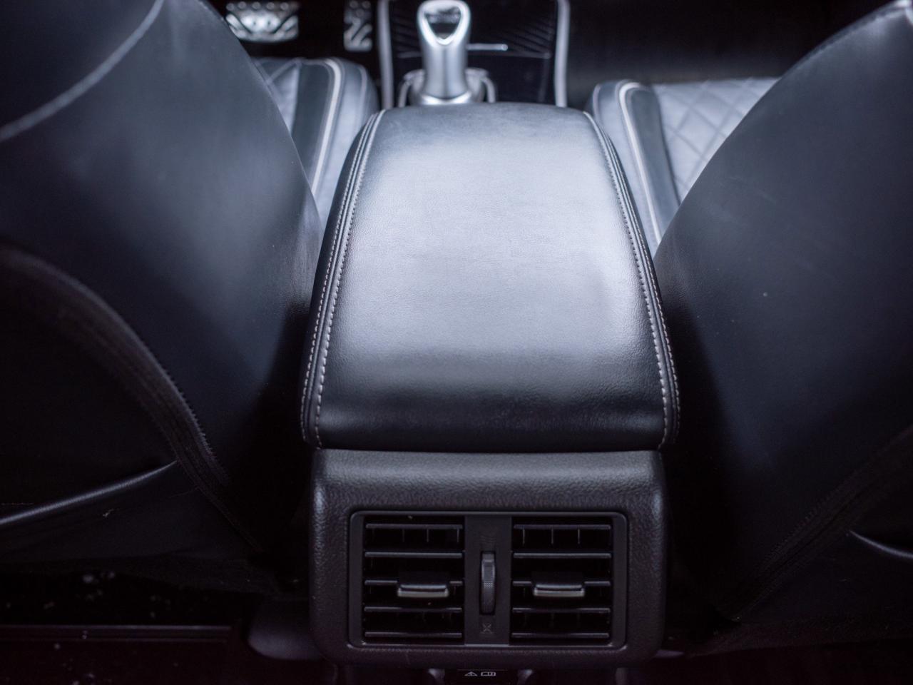 2022 Mitsubishi Outlander PHEV - Dual-Zone Automatic Climate Control Photo