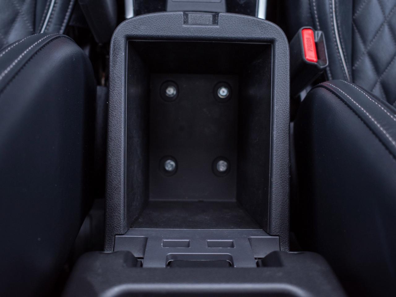 2022 Mitsubishi Outlander PHEV - Dual-Zone Climate Control   Rain Sensing Wipers Photo