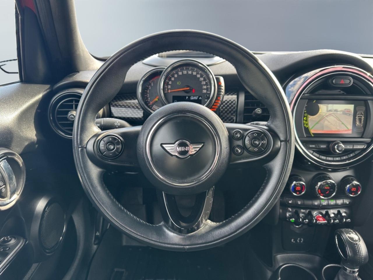 2017 MINI Cooper 5 Door Cooper S / 1 OWNER / VERY LOW KM / HEADSUP DISPLAY Photo