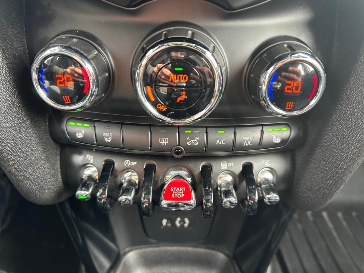 2017 MINI Cooper 5 Door Cooper S / 1 OWNER / VERY LOW KM / HEADSUP DISPLAY Photo