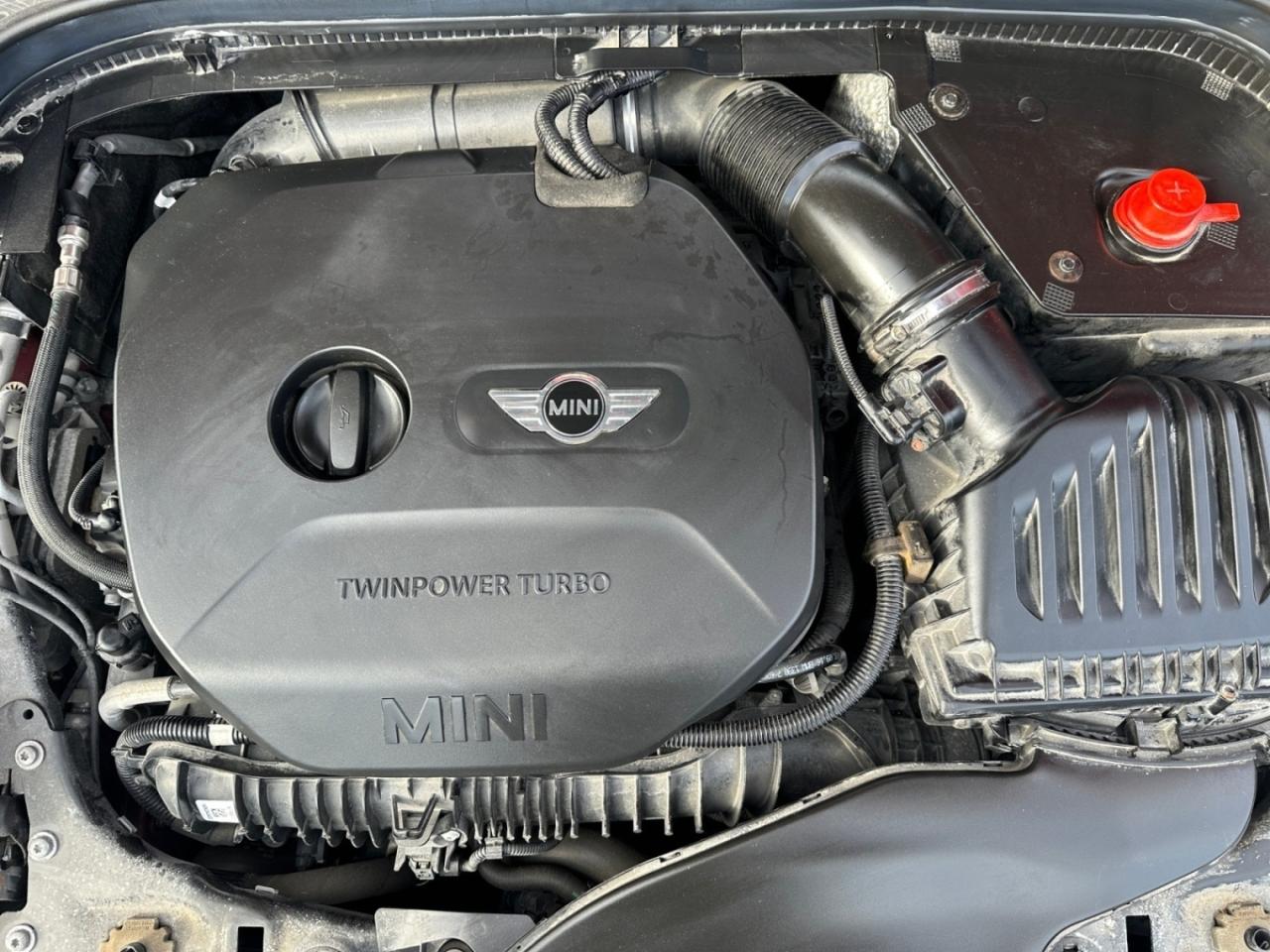 2017 MINI Cooper 5 Door Cooper S / 1 OWNER / VERY LOW KM / HEADSUP DISPLAY Photo