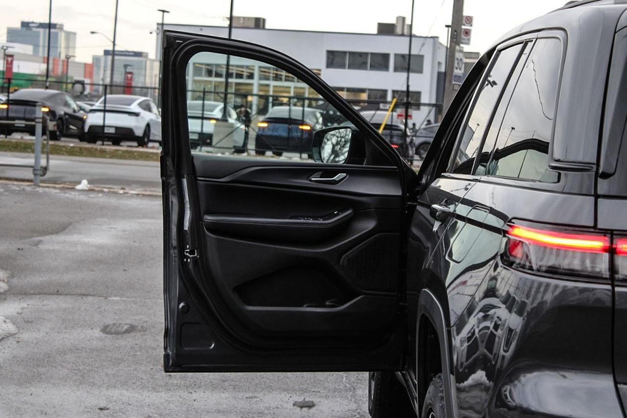 2024 Jeep Grand Cherokee  Photo