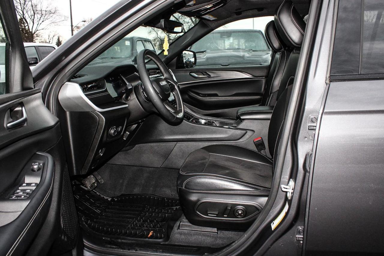 2024 Jeep Grand Cherokee  Photo