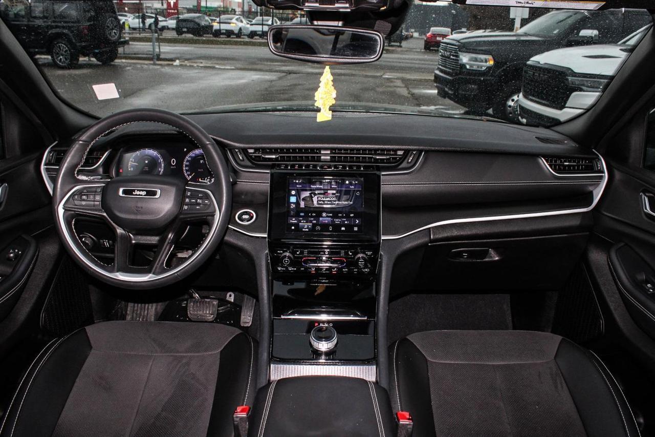 2024 Jeep Grand Cherokee  Photo