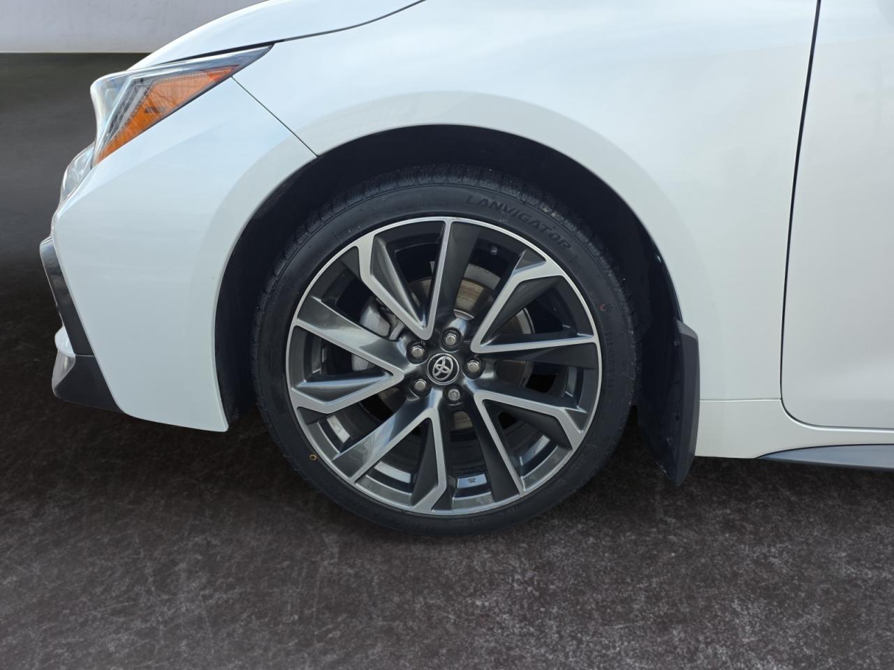 2022 Toyota Corolla XSE * CARPLAY / ROOF / CAMERA / LEATHER / DRIVER A Photo