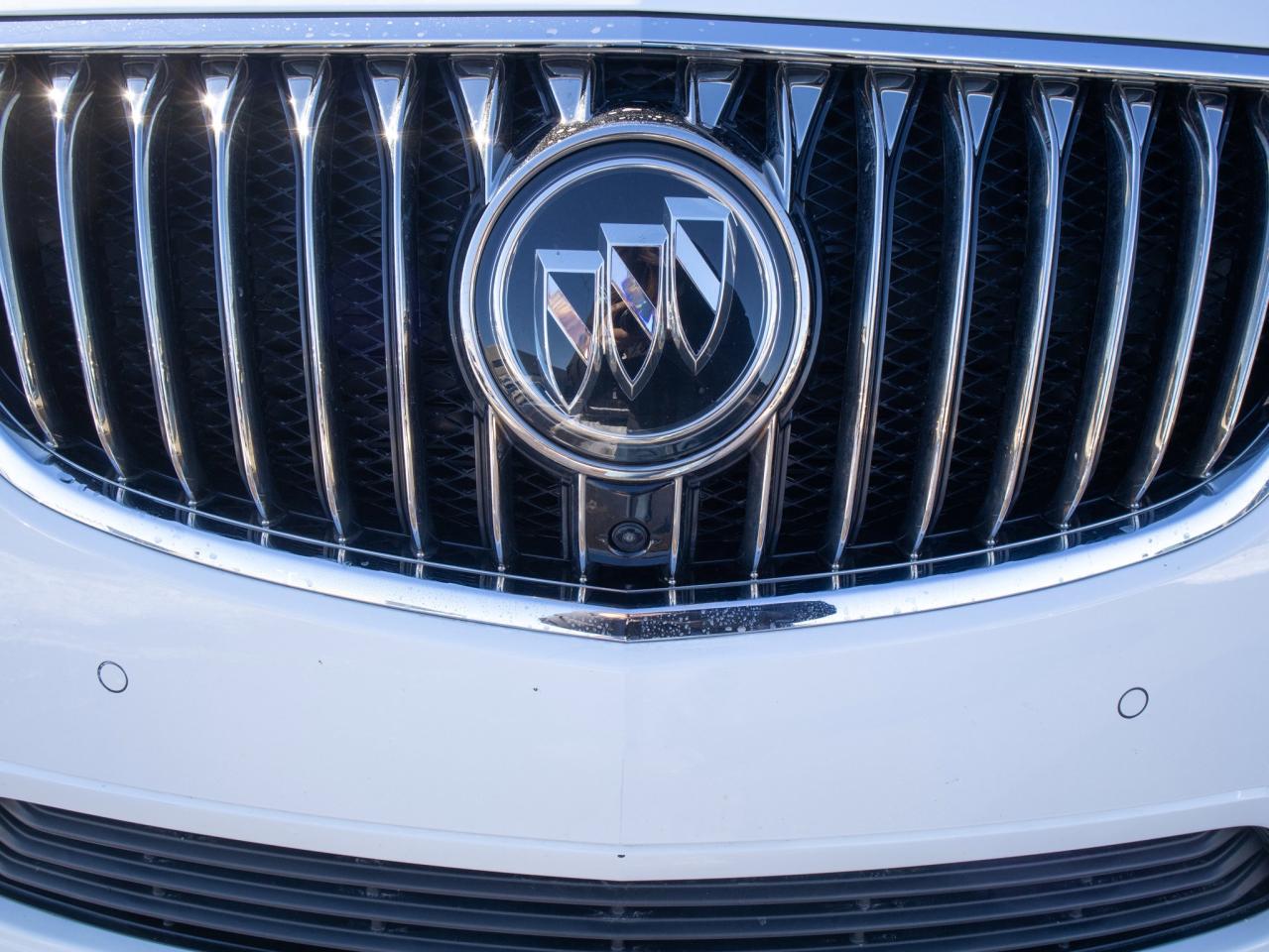 2018 Buick Envision Premium II - Leather Seats   Heated Steering Photo