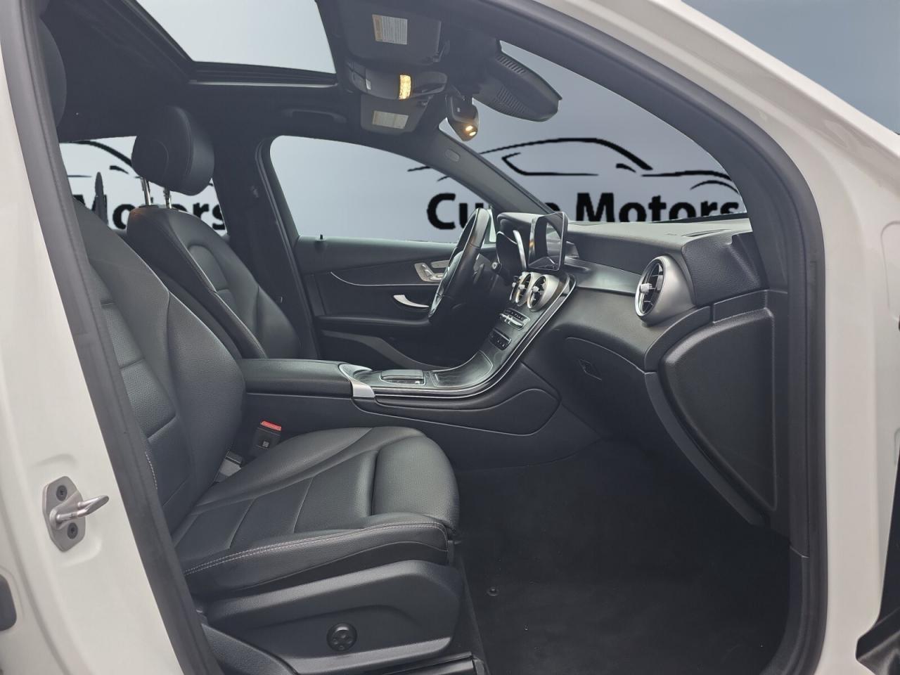 2023 Mercedes-Benz GLC-Class GLC 300 4MATIC Coupe * NO ACCIDENTS / ROOF / CARPL Photo