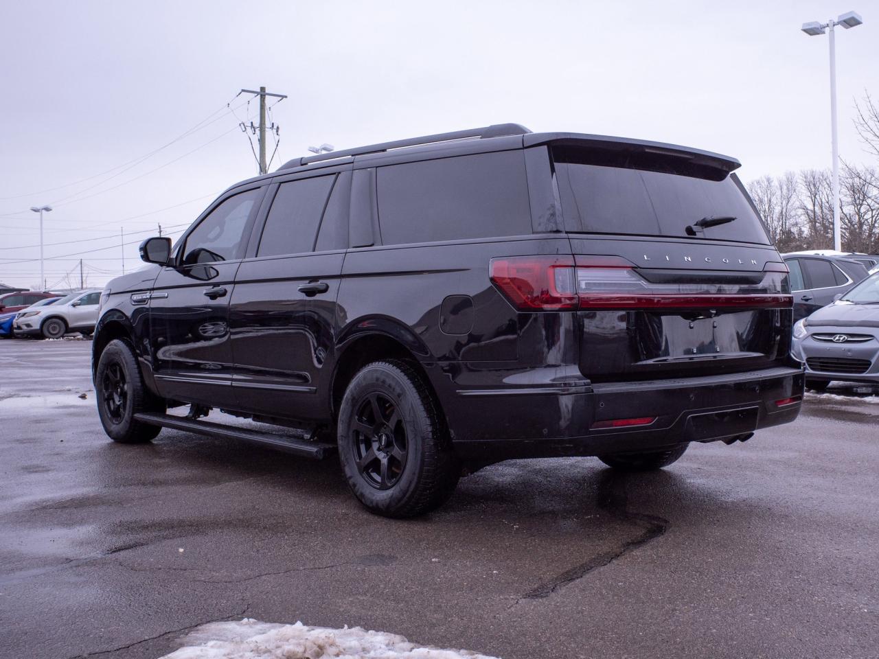 2021 Lincoln Navigator Reserve - Heated Steering Wheel Photo