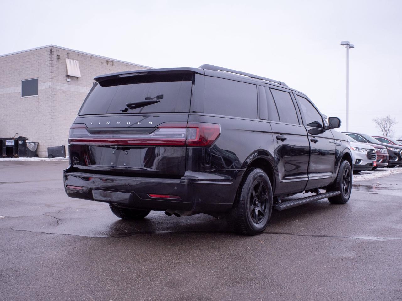 2021 Lincoln Navigator Reserve - Heated Steering Wheel Photo