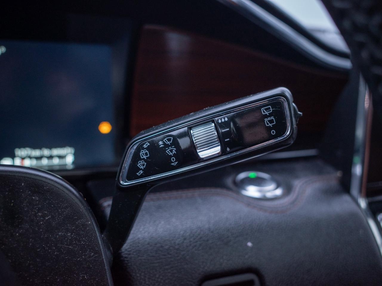 2021 Lincoln Navigator Reserve - Heated Steering Wheel Photo