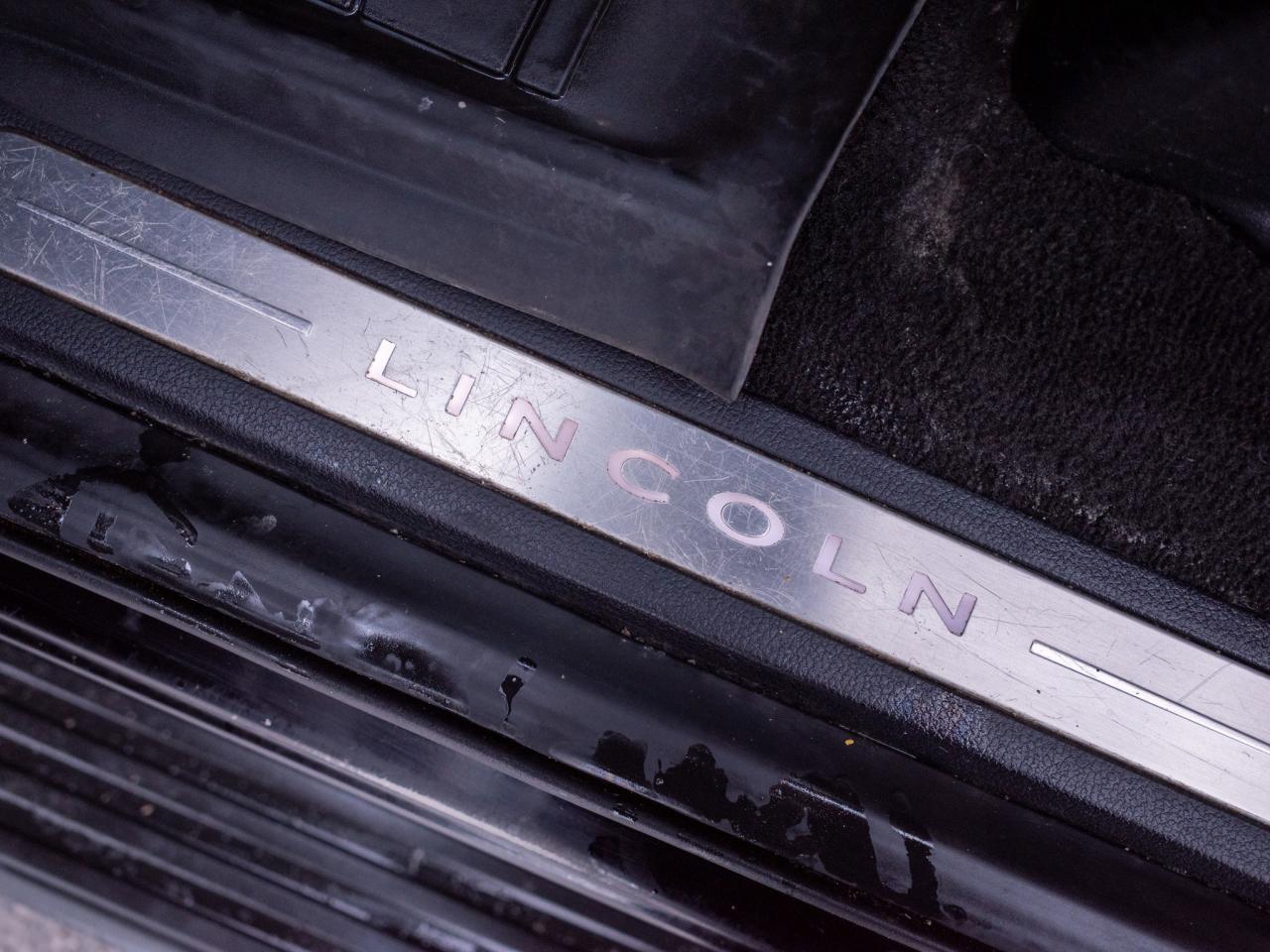 2021 Lincoln Navigator Reserve - Heated Steering Wheel Photo