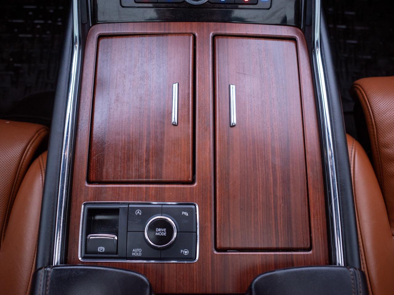 2021 Lincoln Navigator Reserve - Heated Steering Wheel Photo