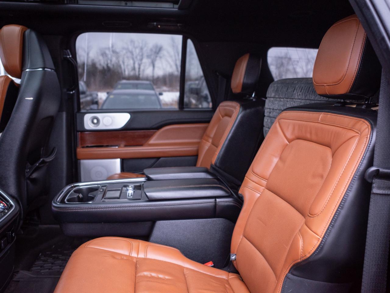 2021 Lincoln Navigator Reserve - Heated Steering Wheel Photo
