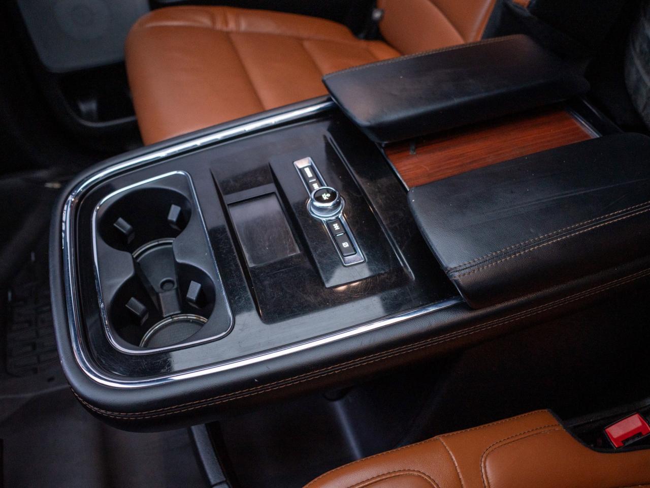 2021 Lincoln Navigator Reserve - Heated Steering Wheel Photo