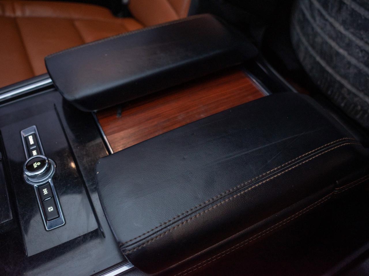 2021 Lincoln Navigator Reserve - Heated Steering Wheel Photo